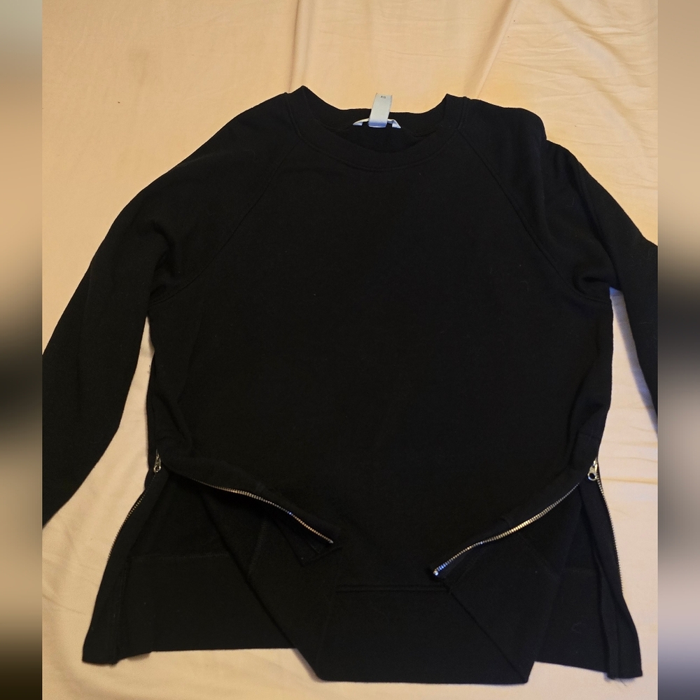 H&M Maternity Sweatshirt With Zipper Accents